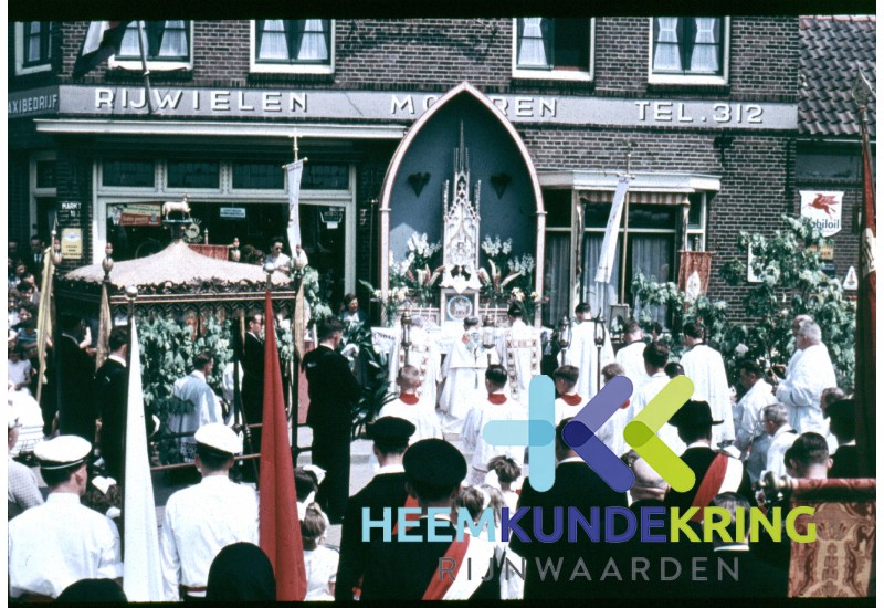 Processie Lobith 1957 Coll. G.B.Janssen (3)